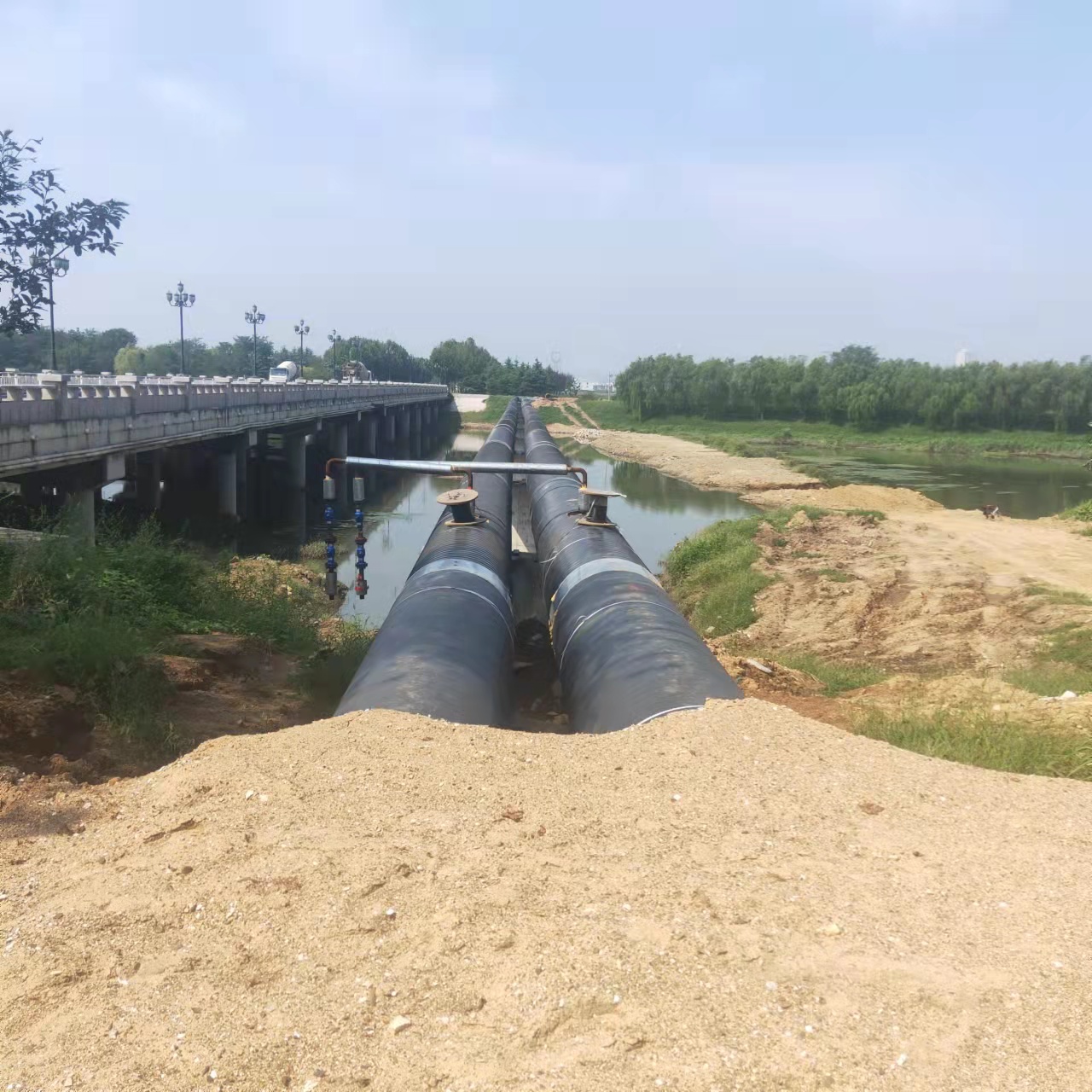 济南西气东输顶管施工输油管道清洗